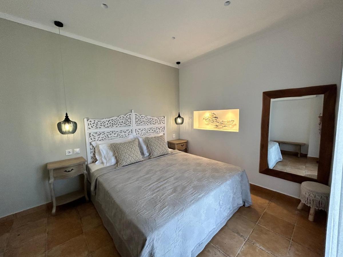 Calliopes By The Sea Boutique Suites Paralia Dionysiou Esterno foto