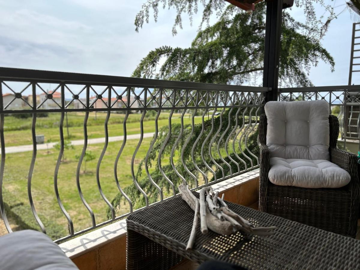 Calliopes By The Sea Boutique Suites Paralia Dionysiou Esterno foto