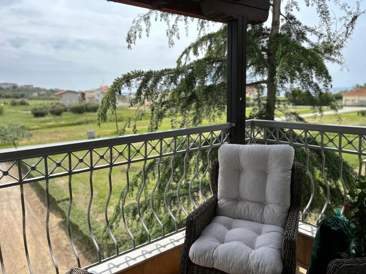 Calliopes By The Sea Boutique Suites Paralia Dionysiou Esterno foto