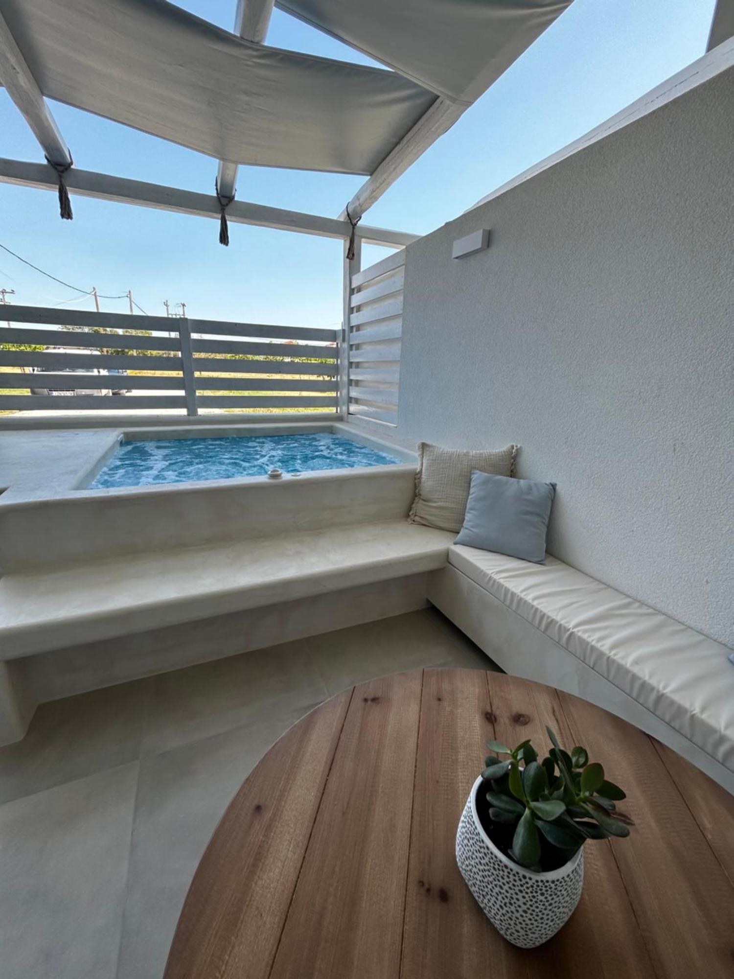 Calliopes By The Sea Boutique Suites Paralia Dionysiou Esterno foto