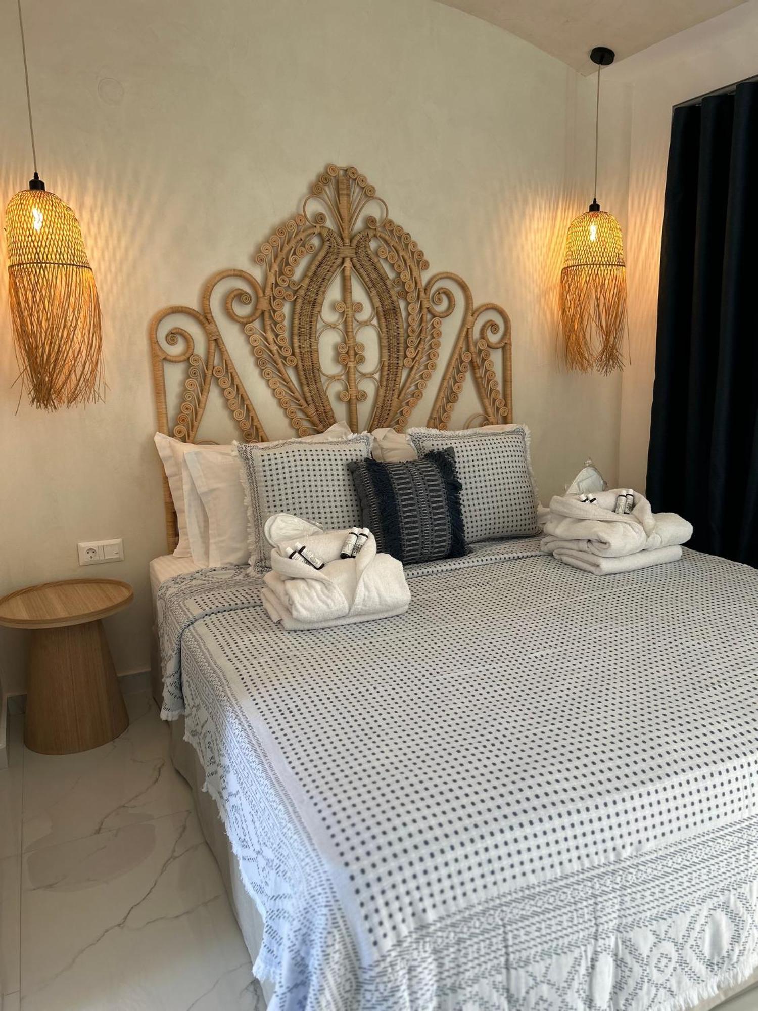 Calliopes By The Sea Boutique Suites Paralia Dionysiou Esterno foto